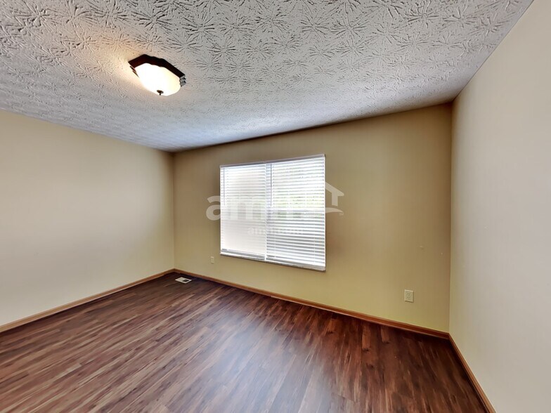 Building Photo - 6038 Platinum Dr