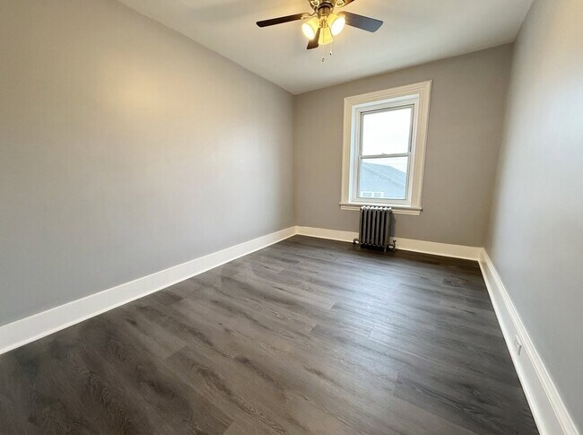 Building Photo - 336 N 63rd St