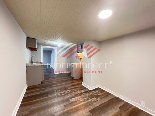 Building Photo - 1548 Lingo St