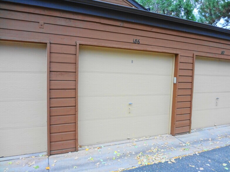 Building Photo - 2685 S Dayton Way