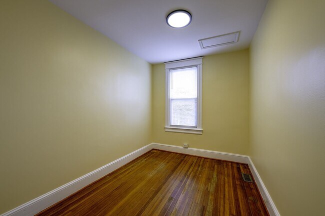 Building Photo - 5518 13th St NW