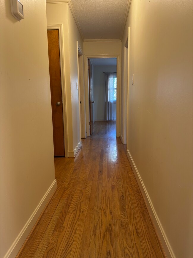 Building Photo - 109 Circle Dr