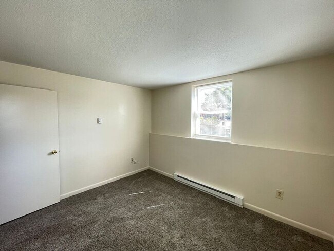 Building Photo - 173 Loudon Rd