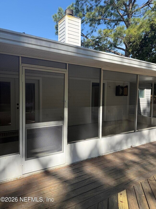 Building Photo - 2063 Las Brisas Ct