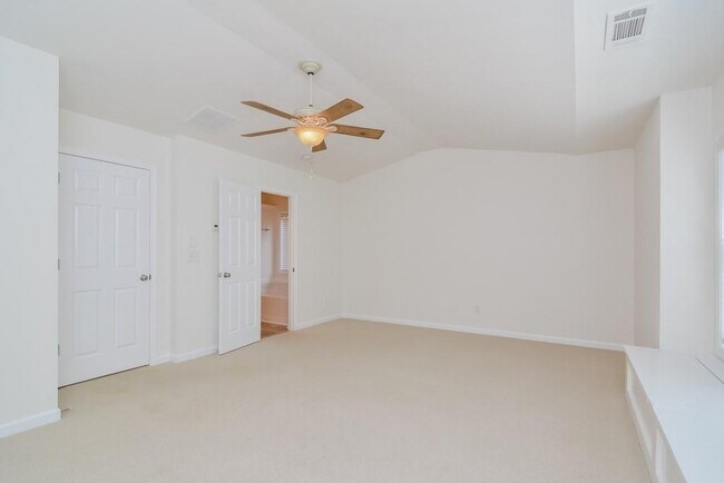 Building Photo - 5780 Weddington Dr