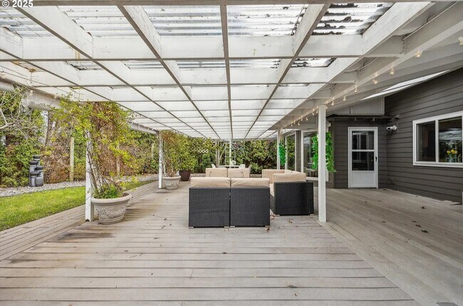 Building Photo - Modern Charm Meets Comfort – Spacious 3-Be...
