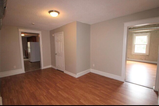 Building Photo - 3016 California Ave