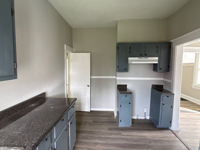 Building Photo - Newly updated 3-bedroom, 1-bath home - Open To Section 8