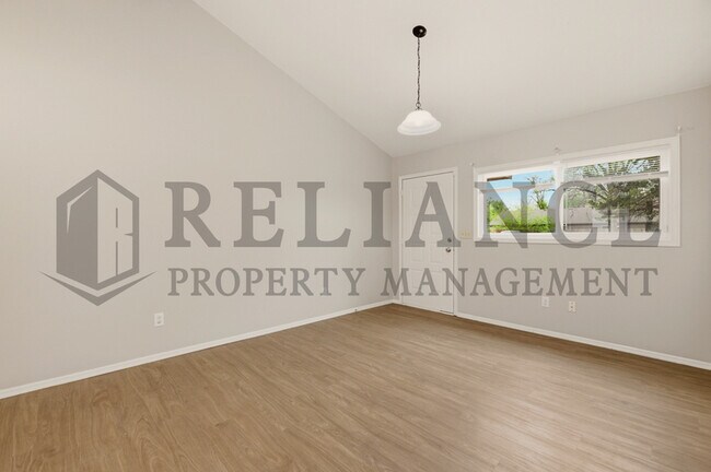 Building Photo - 5026 W Newell St