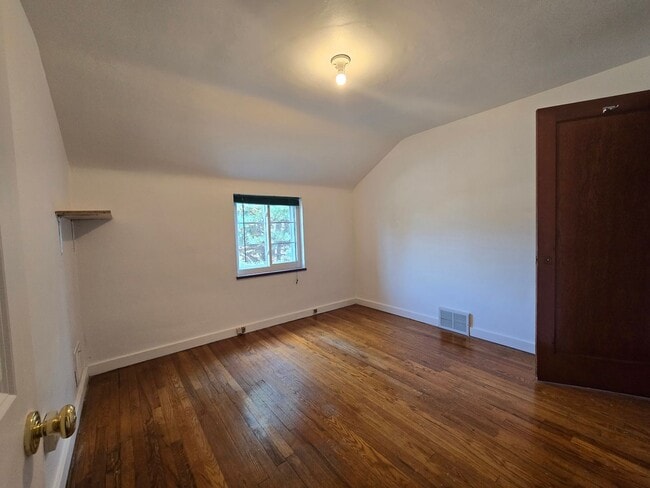 Building Photo - Beautifully Kept 2 Bedroom Home in Penn Hi...
