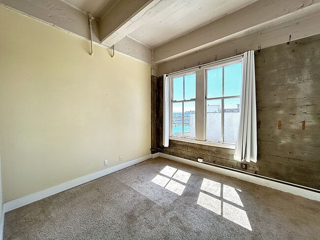Building Photo - Perkins Building One Bedroom w/ Dedicated ...