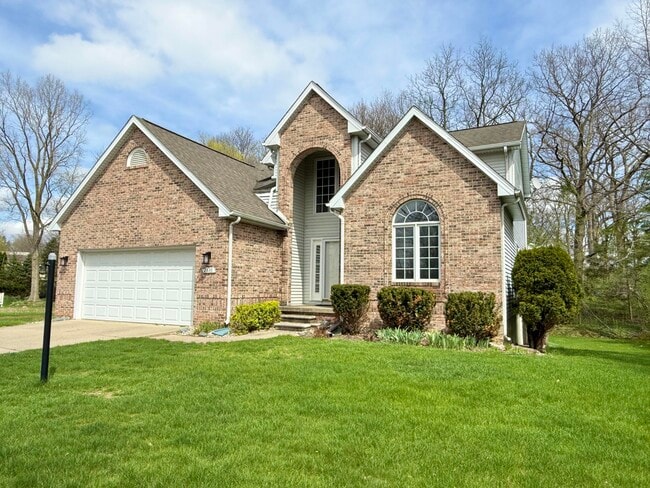 Building Photo - 2636 Shefman Terrace