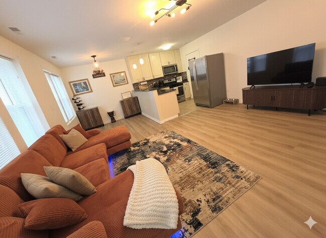 Building Photo - 4427 N Lawndale Ave