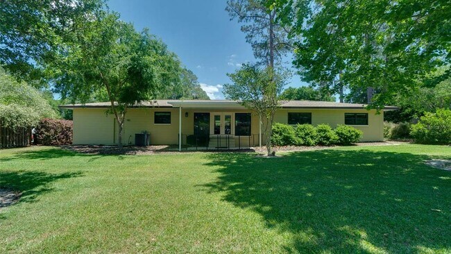 Building Photo - 2100 NW 21st St