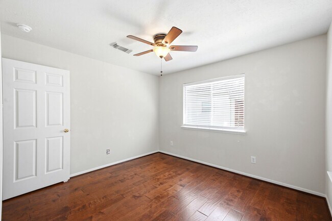 Building Photo - 3126 Waters View Dr