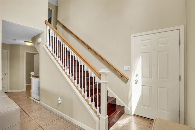 Building Photo - Updated 3 Bedroom Townhome in SW Champaign - Available 06/01/2026