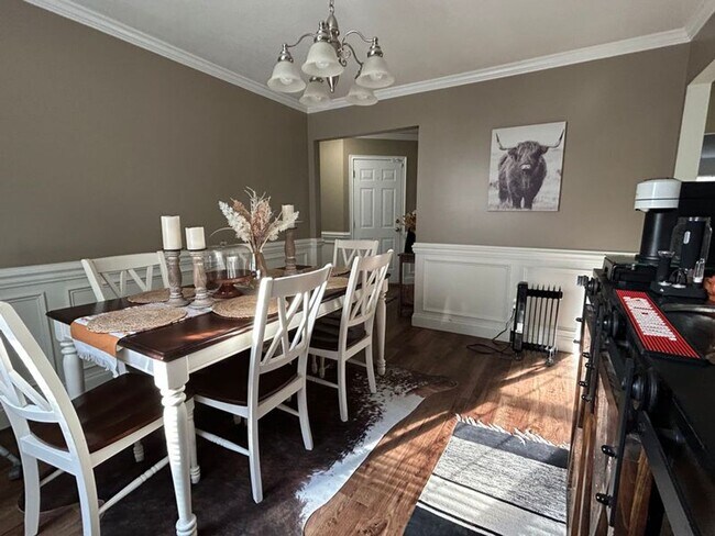 Building Photo - Bradley Point Residence for Rent - 4 Bedroom/2.5 Bath