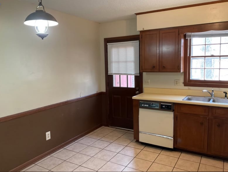 Building Photo - 103 Colebrook Ct