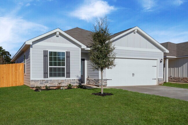 Building Photo - 15619 Plum Brk Dr