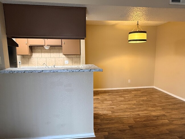 Building Photo - 4700 Boulder Dr