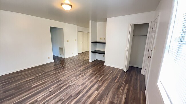 Building Photo - 3 Bedroom Available August 2026;   Monthly...