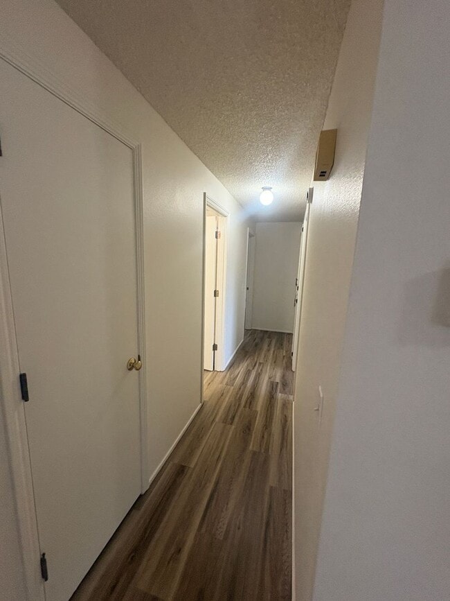 Building Photo - 3 Bedroom, 2 Bathroom House in Bethel-Dane...