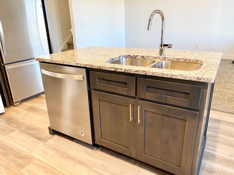 Double sink & dishwasher island - 2035 N 350 E