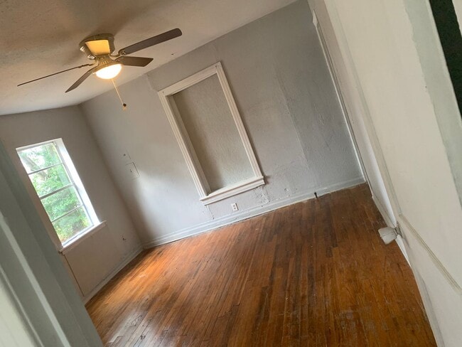 Building Photo - 3 Bedroom Home For Experienced Contractor ...