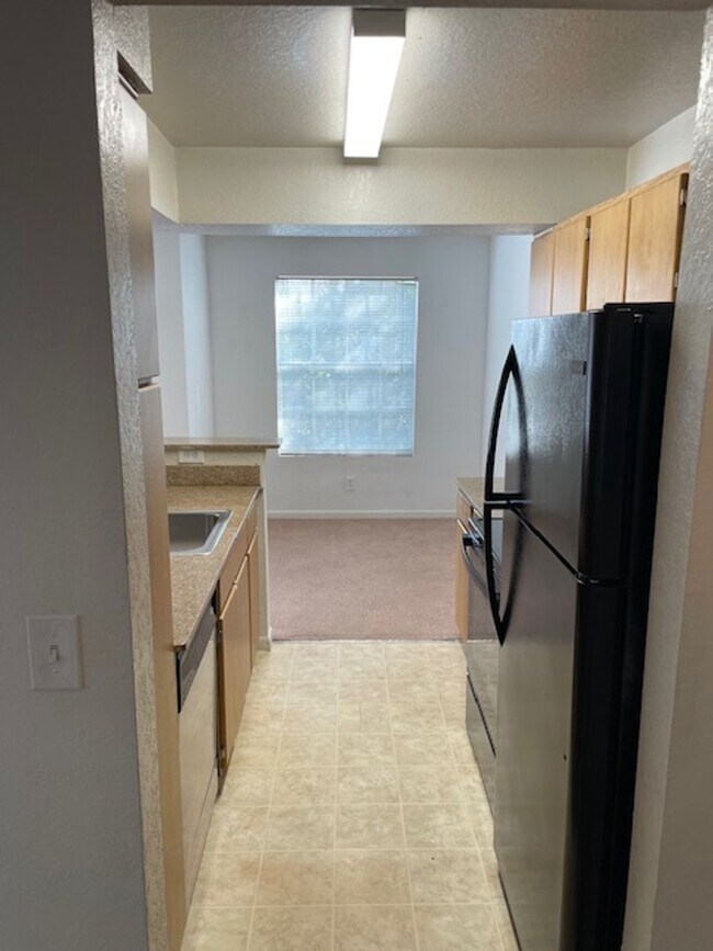 Building Photo - Lexington Place - 1134