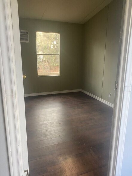 Building Photo - 7851 Pinecone Ln