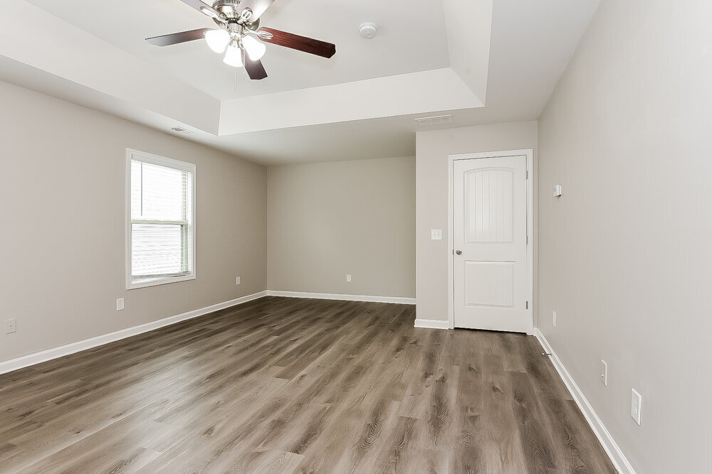 Building Photo - 4038 Lake Manor Way