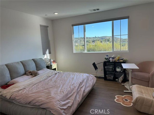 Building Photo - 26078 Meadow Dr