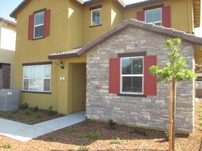 Building Photo - Roseville 3 bedroom in Veranda at Stoneridge.