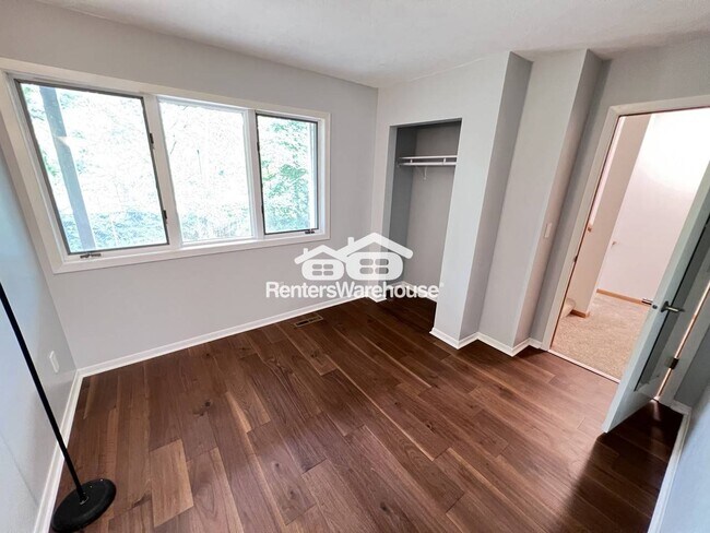 Building Photo - 2852 Kenwood Isles Dr