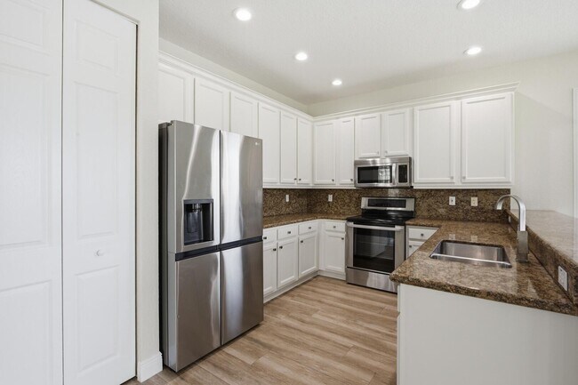 Building Photo - 8895 Chestnut Ridge Way