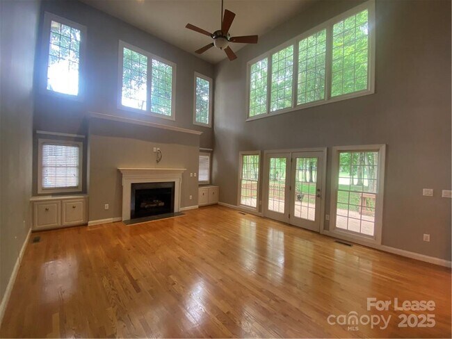 Building Photo - 8730 Devonshire Dr