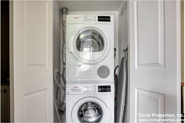 Building Photo - 1611 Tremont St