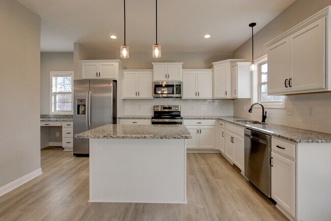 Building Photo - 2086 Ussery Rd S