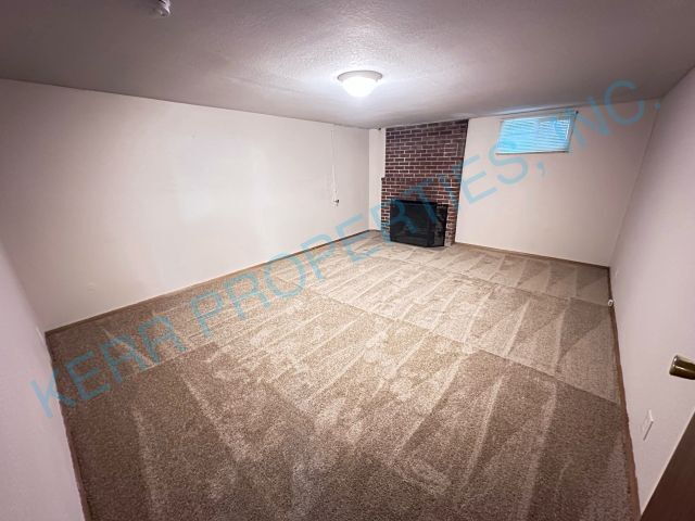 Building Photo - 4920 NE 35th Ave