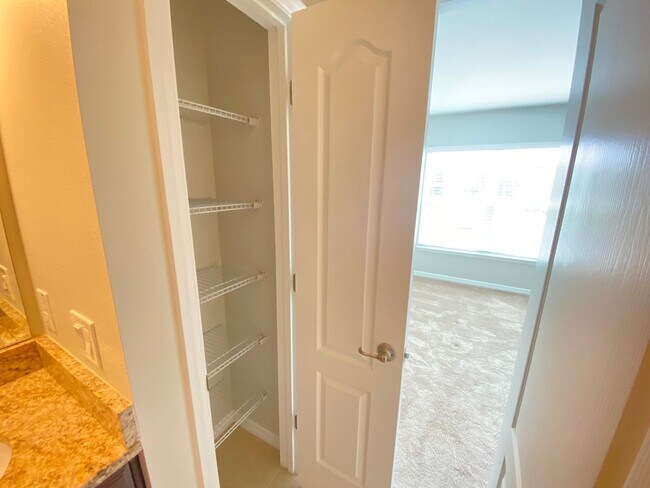 Building Photo - WINTER SPRINGS!  TUSCANY PLACE TOWNHOME - ...