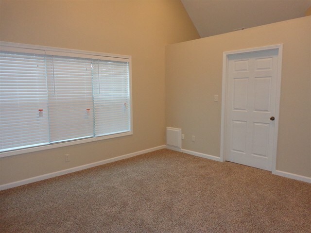 Building Photo - 412 Briarwood Rd