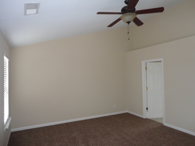 Building Photo - 690 Triple Crown Ct