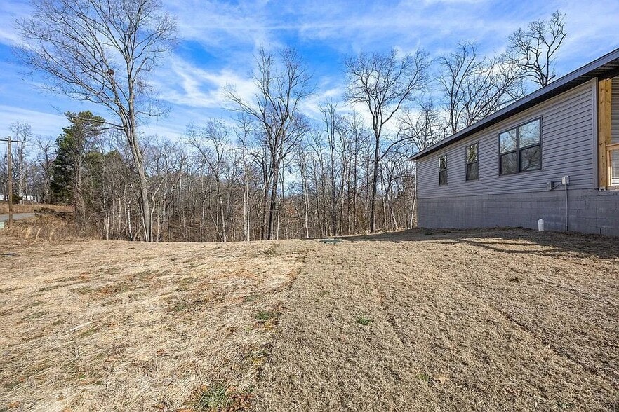 Building Photo - 1 Whitmore Ln