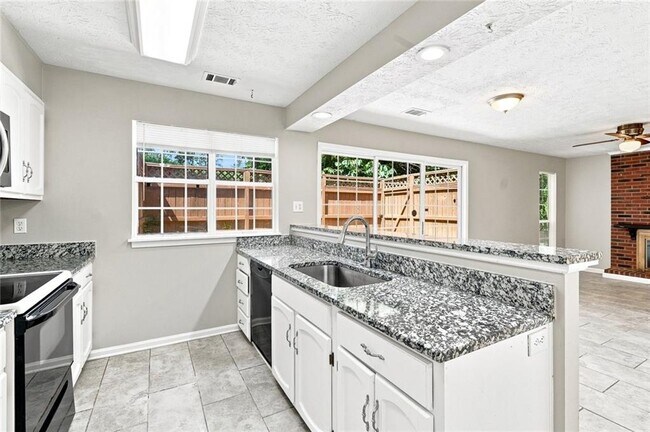 Building Photo - 5557 Clover Rise Ln