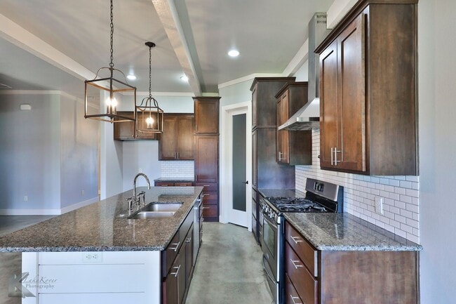 Building Photo - 3/2/2 duplex!  NEWLY UPDATED!