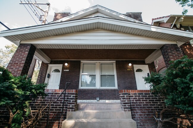 Building Photo - 3116 Lackland Ave