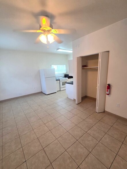 Building Photo - 1151 Belford Ave