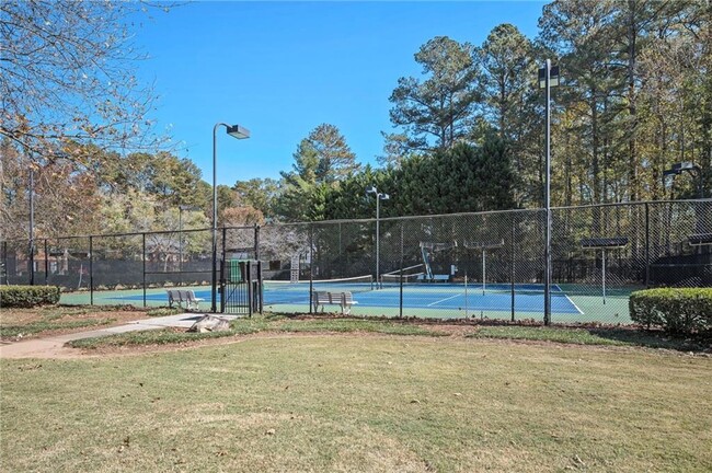 Building Photo - 1427 Fenwick Dr