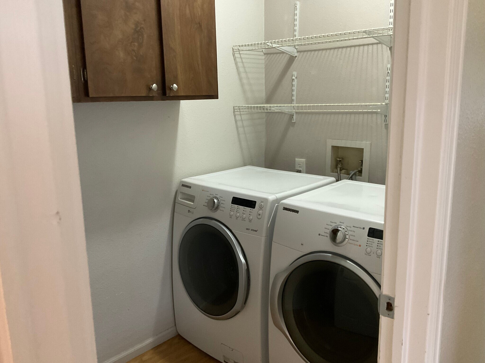 Laundry - 3737 Roosevelt Ave