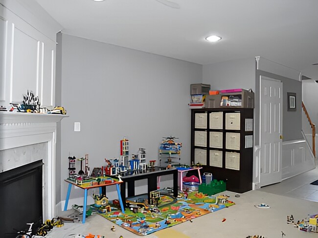 Building Photo - 2460 Terra Cotta Cir